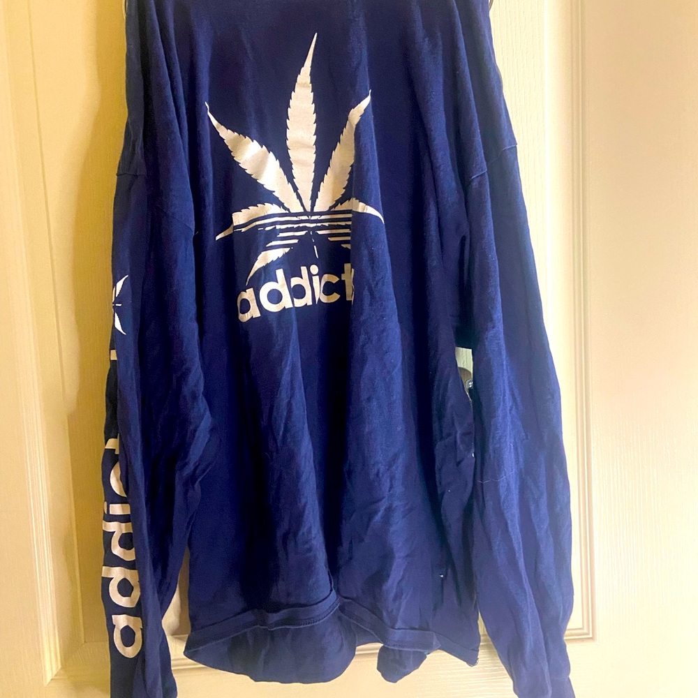 Addicted graphic shirt